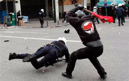 Antifa beating police Antifa beating police